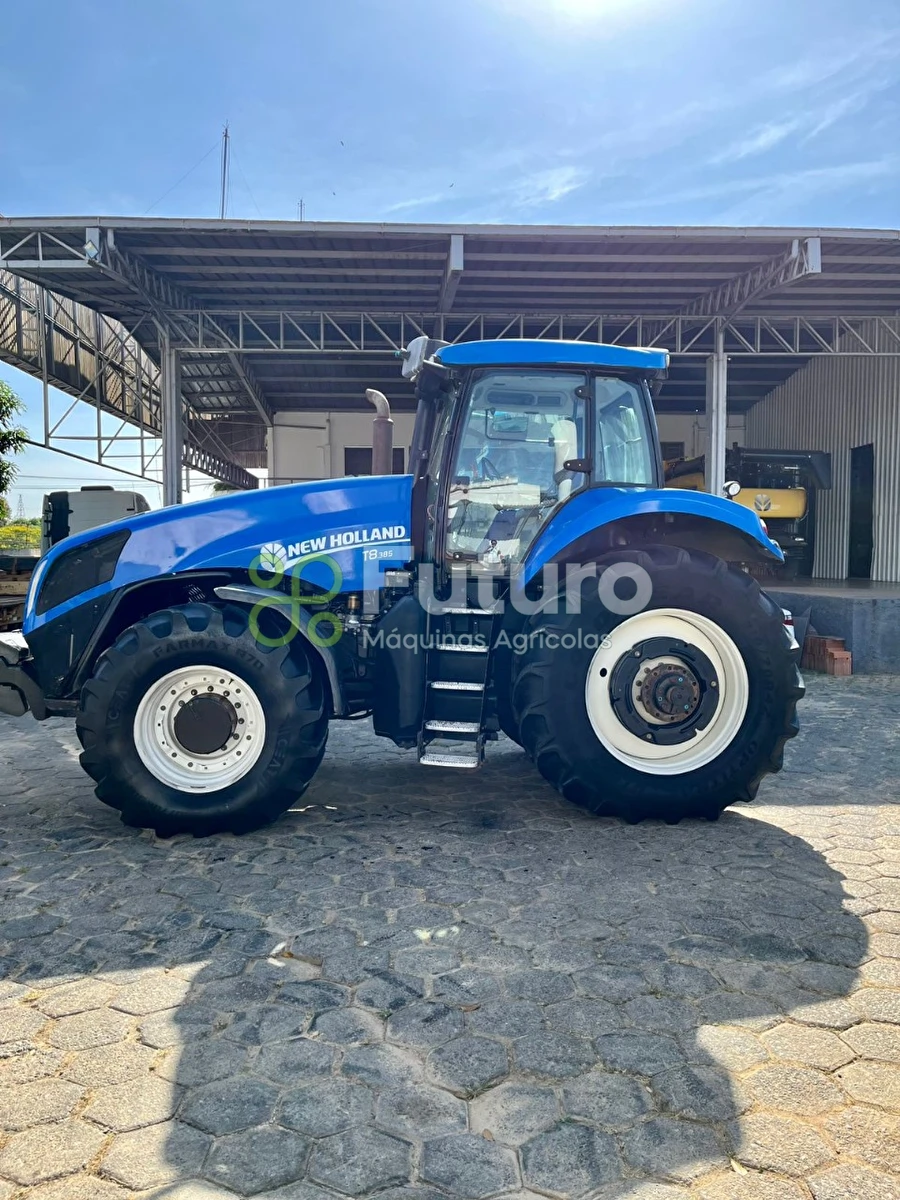 Trator New Holland T8.385 ano 2013