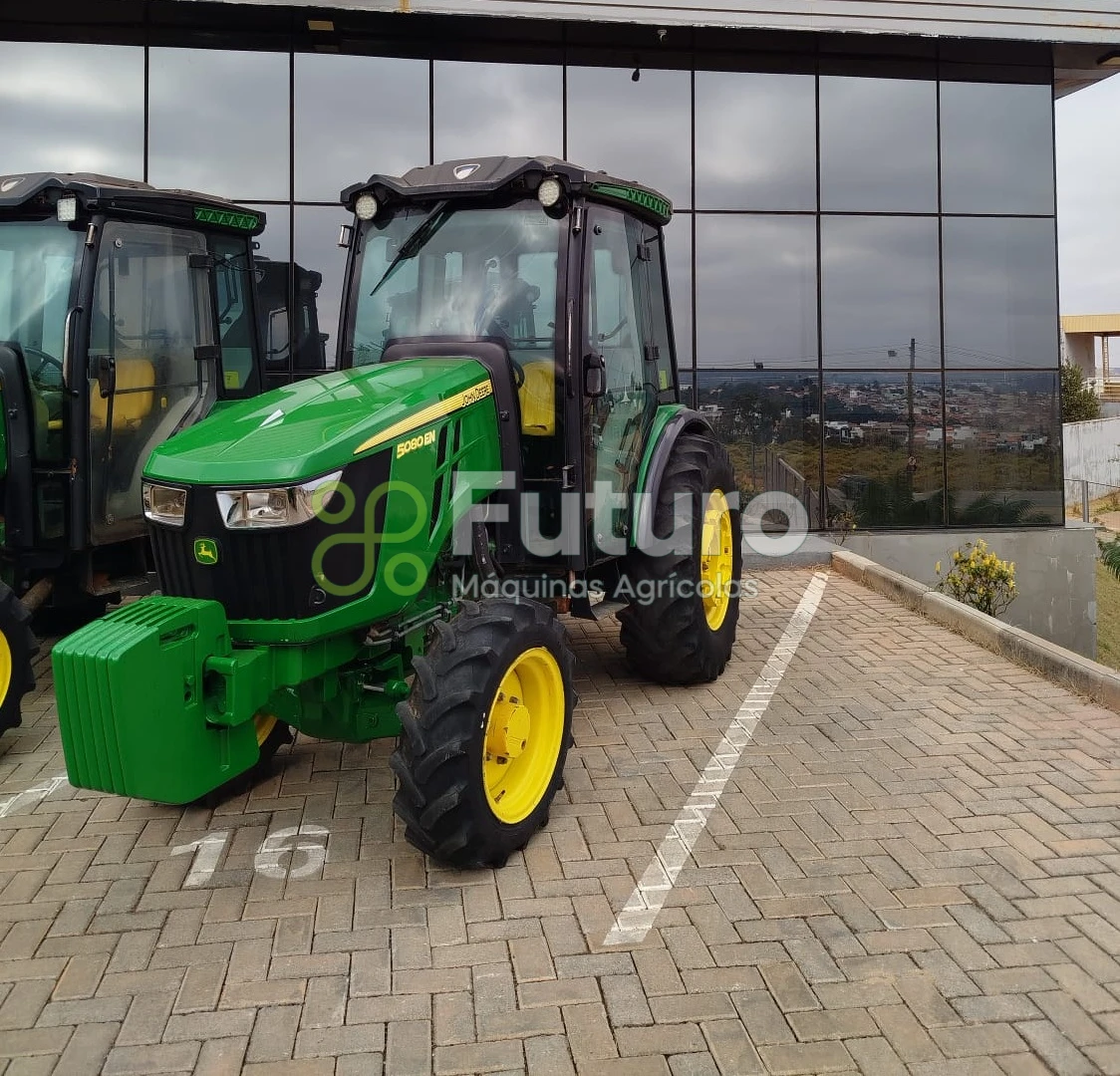 Trator John Deere 5080 EN ano 2022