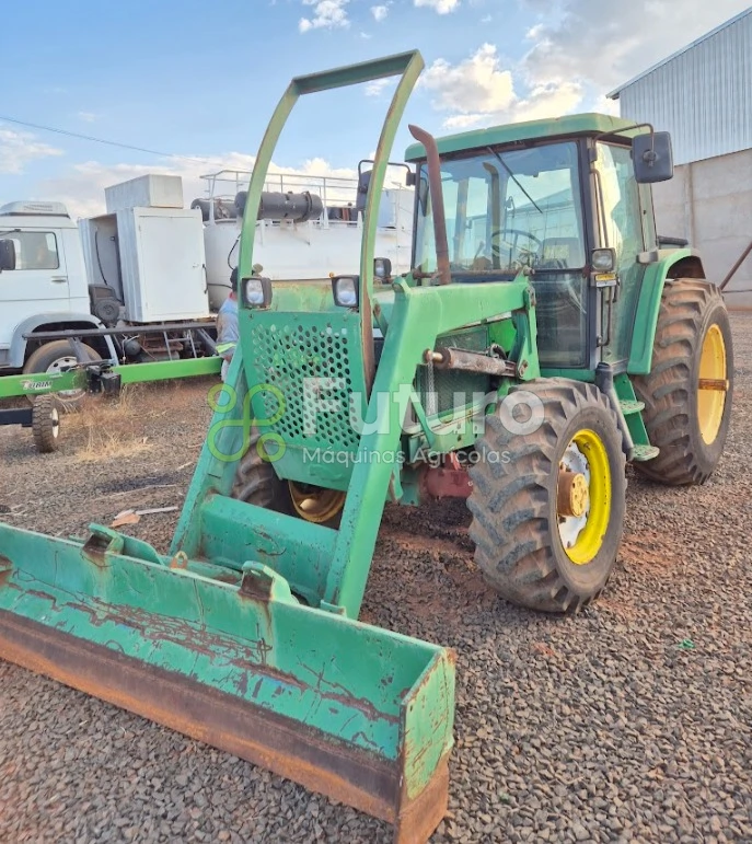 Trator John Deere 6405 ano 2007