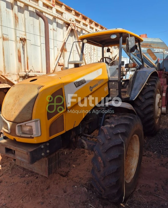 Trator Valtra BM 110 ano 2009