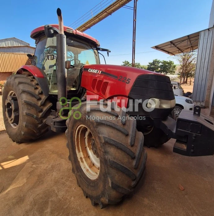 Trator Case PUMA 225 ano 2014