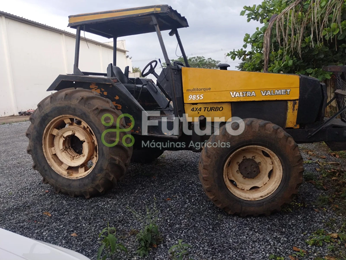 Trator Valmet 985 ano 2001