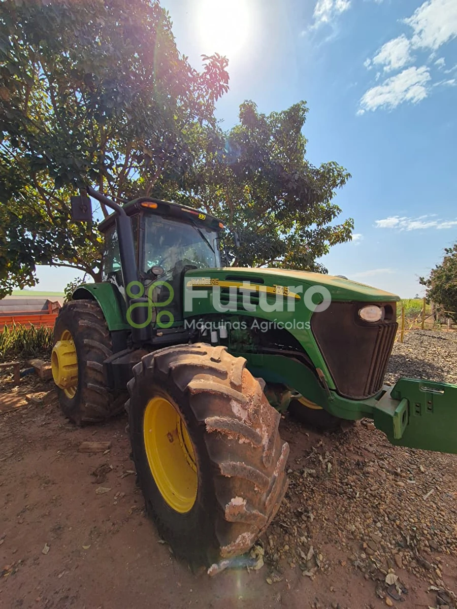 Trator John Deere 7715 ano 2007