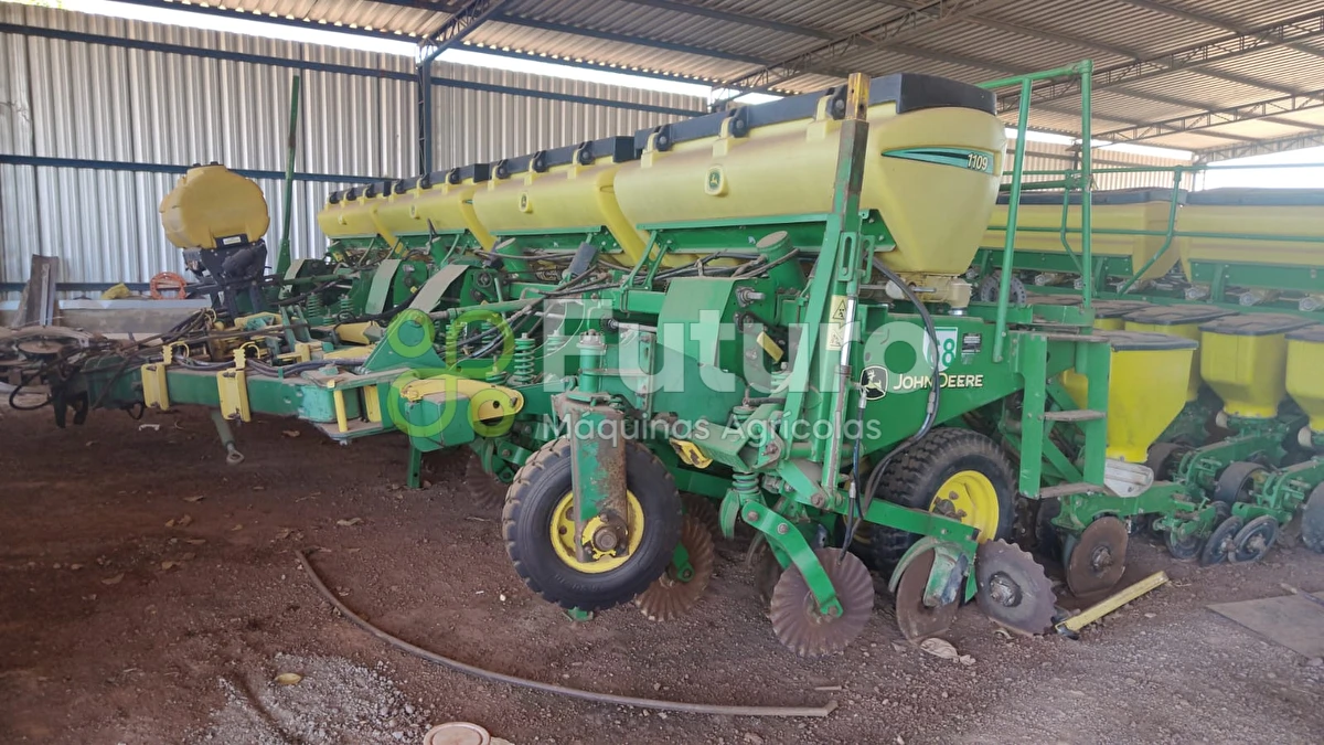 Plantadeira John Deere 1109 ano 2016 - 1109 - Implementos para Plantio