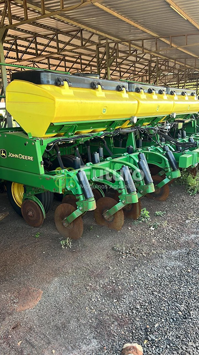 Plantadeira John Deere 2113 ano 2018