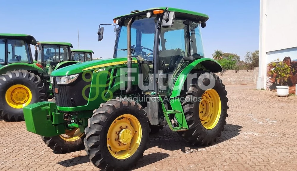 Trator John Deere 5090E ano 2022