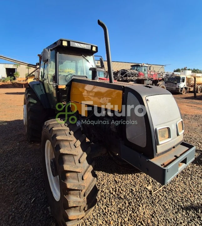 Trator Valtra BM 110 ano 2007