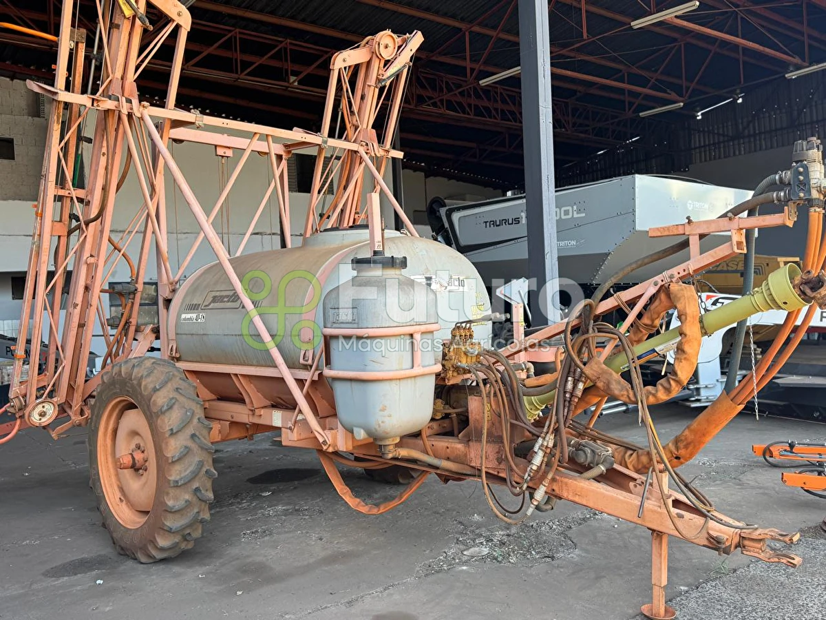 Pulverizador Autopropelido Jacto 2000 ano 2001