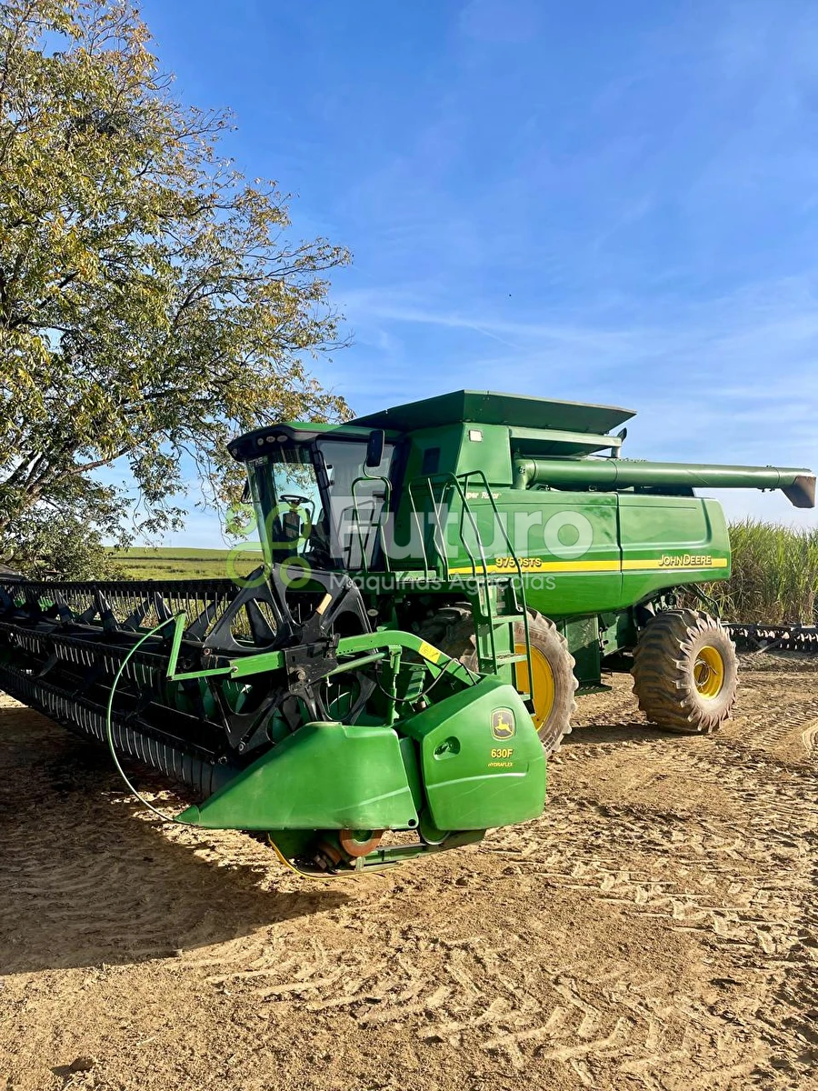 Colheitadeira John Deere STS 9750 ano 2003