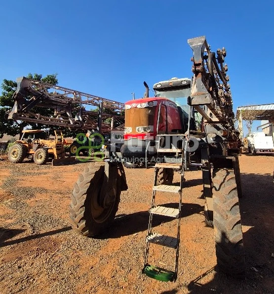 Pulverizador Autopropelido Massey Ferguson MF 8225 ano 2021