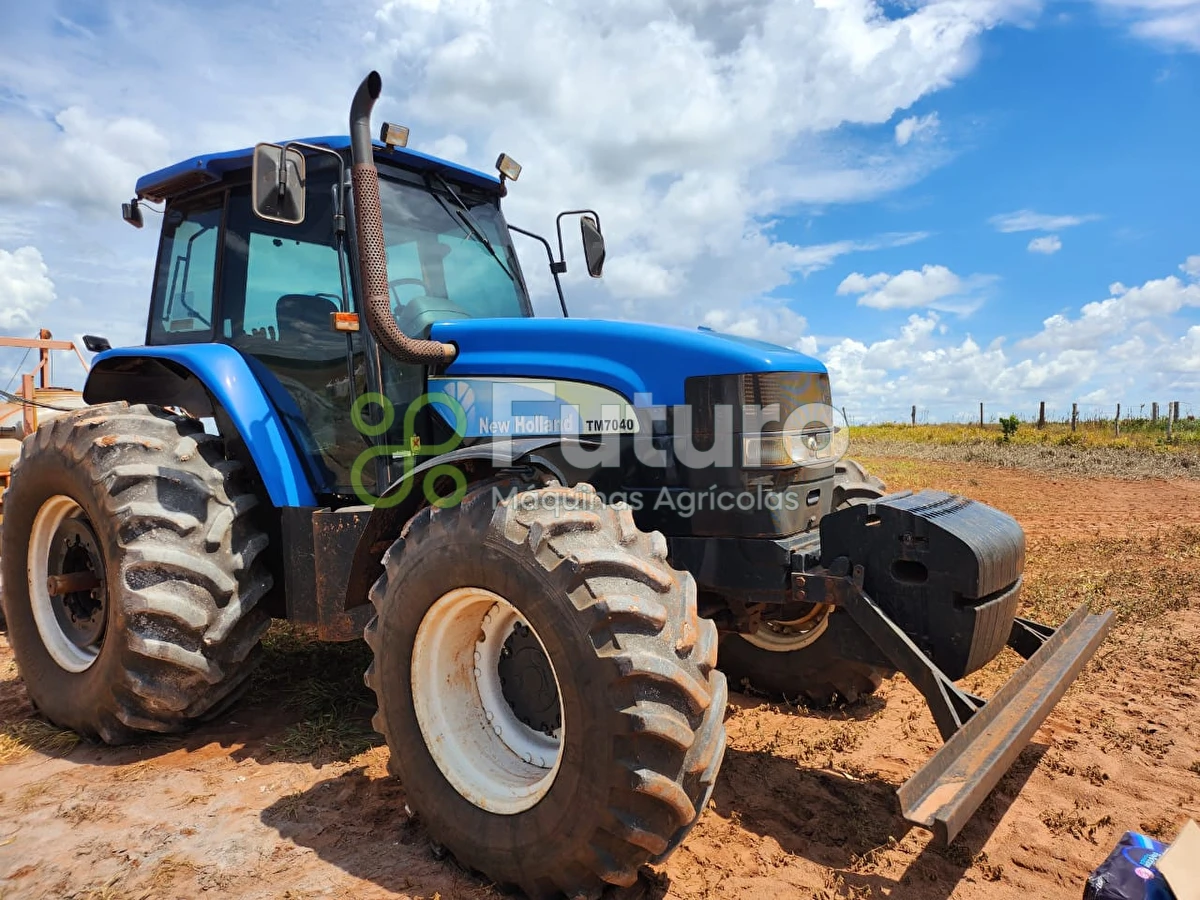 Trator New Holland TM 7040 ano 2013