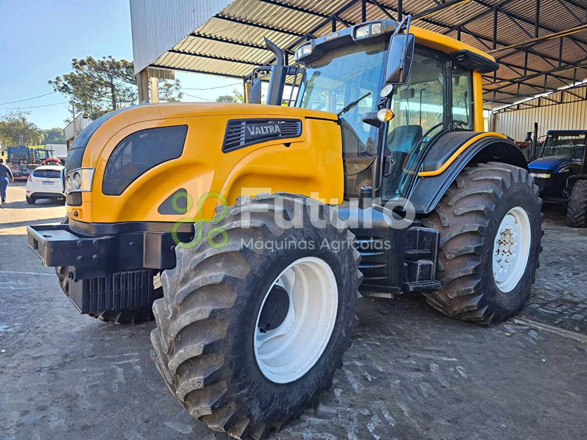 Trator Valtra BH200 ano 2014