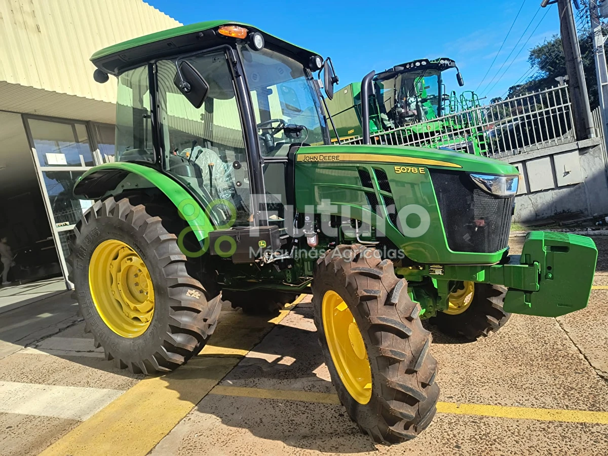Trator John Deere 5078 E ano 2023 - 5078 E - Máquinas Agrícolas