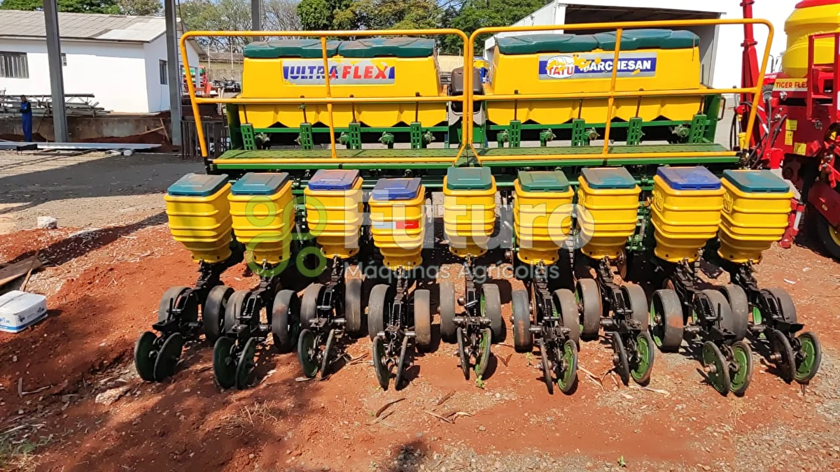 Plantadeira Tatu Marchesan ULTRA FLEX ano 2013