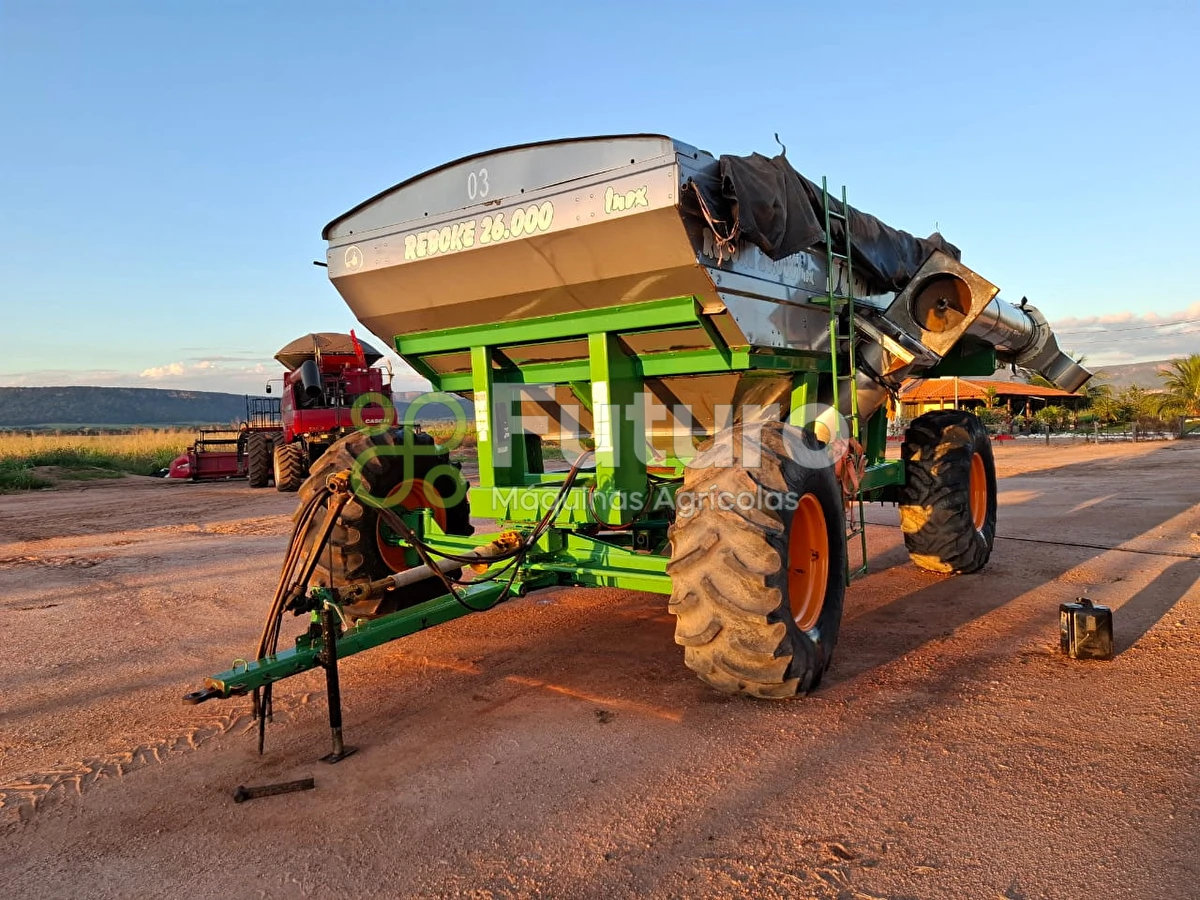 Carreta Graneleira Stara Reboke 26.000 Inox ano 2014