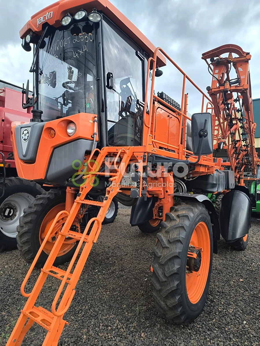 Pulverizador Autopropelido Jacto Uniport 2530 ano 2015