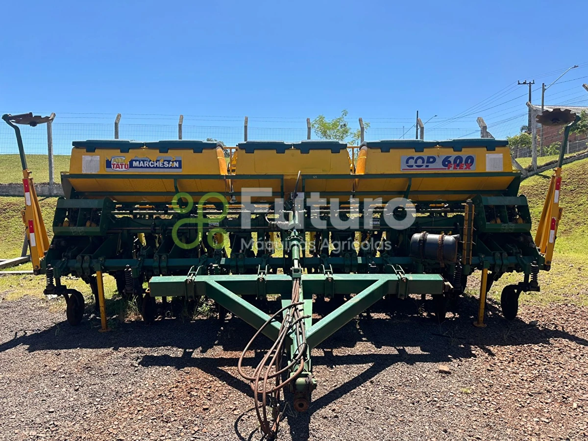 Plantadeira Tatu Marchesan COP 600 FLEX ano 2013