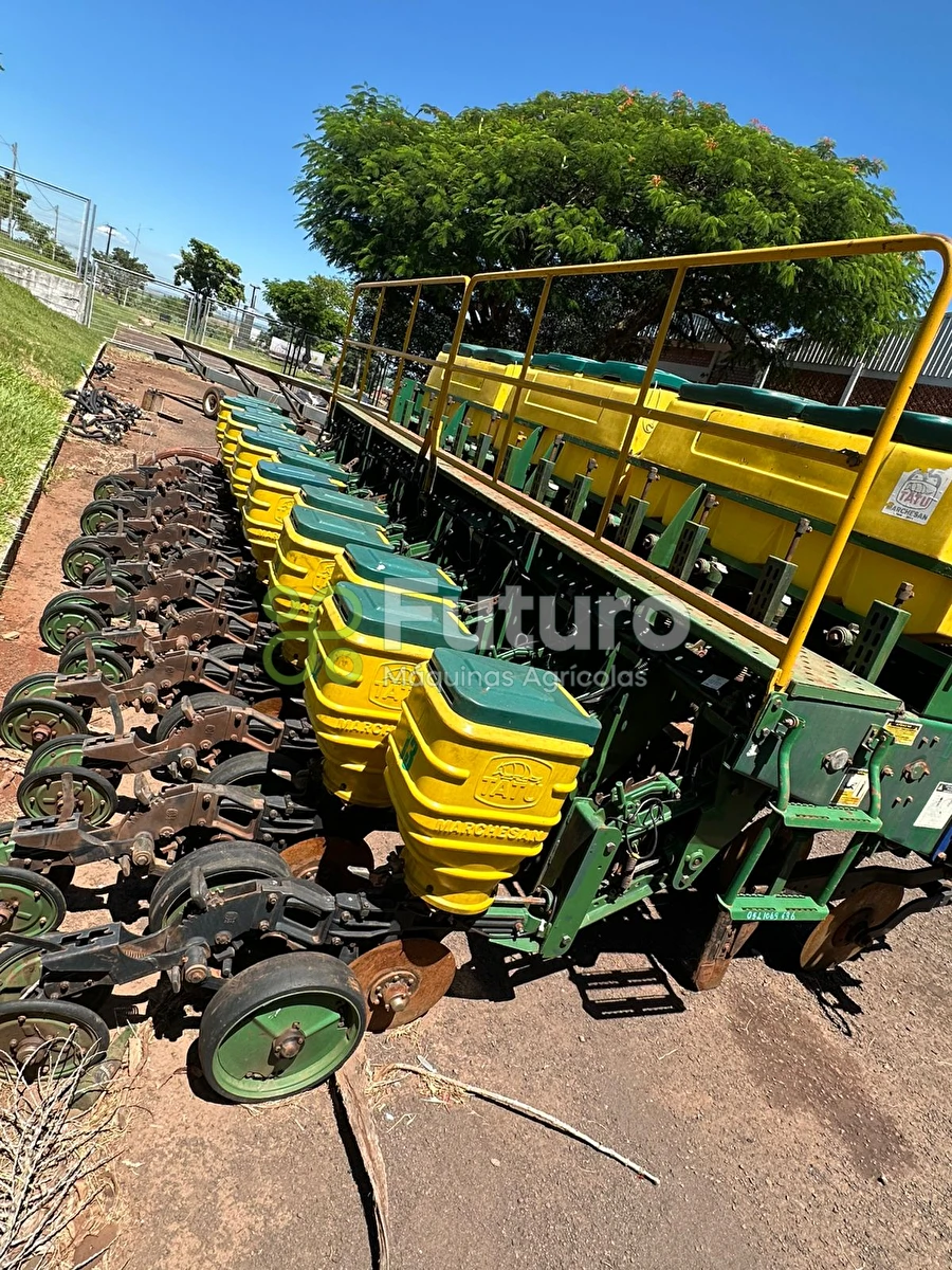 Plantadeira Tatu Marchesan ULTRA FLEX ano 2011