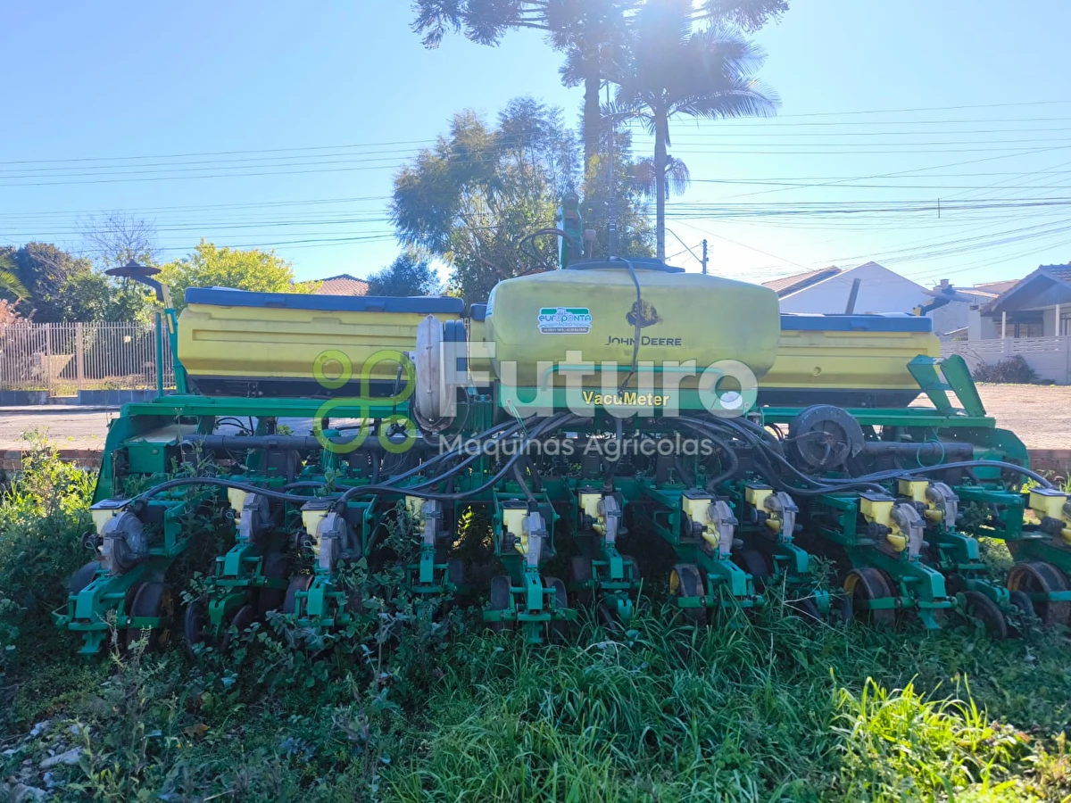 Plantadeira John Deere 2113 ano 2011
