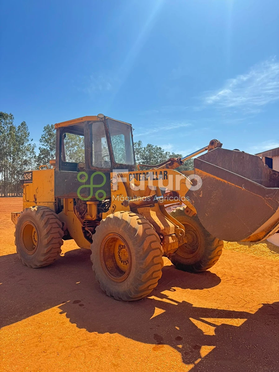 Pá Carregadeira Caterpillar 924F ano 1996