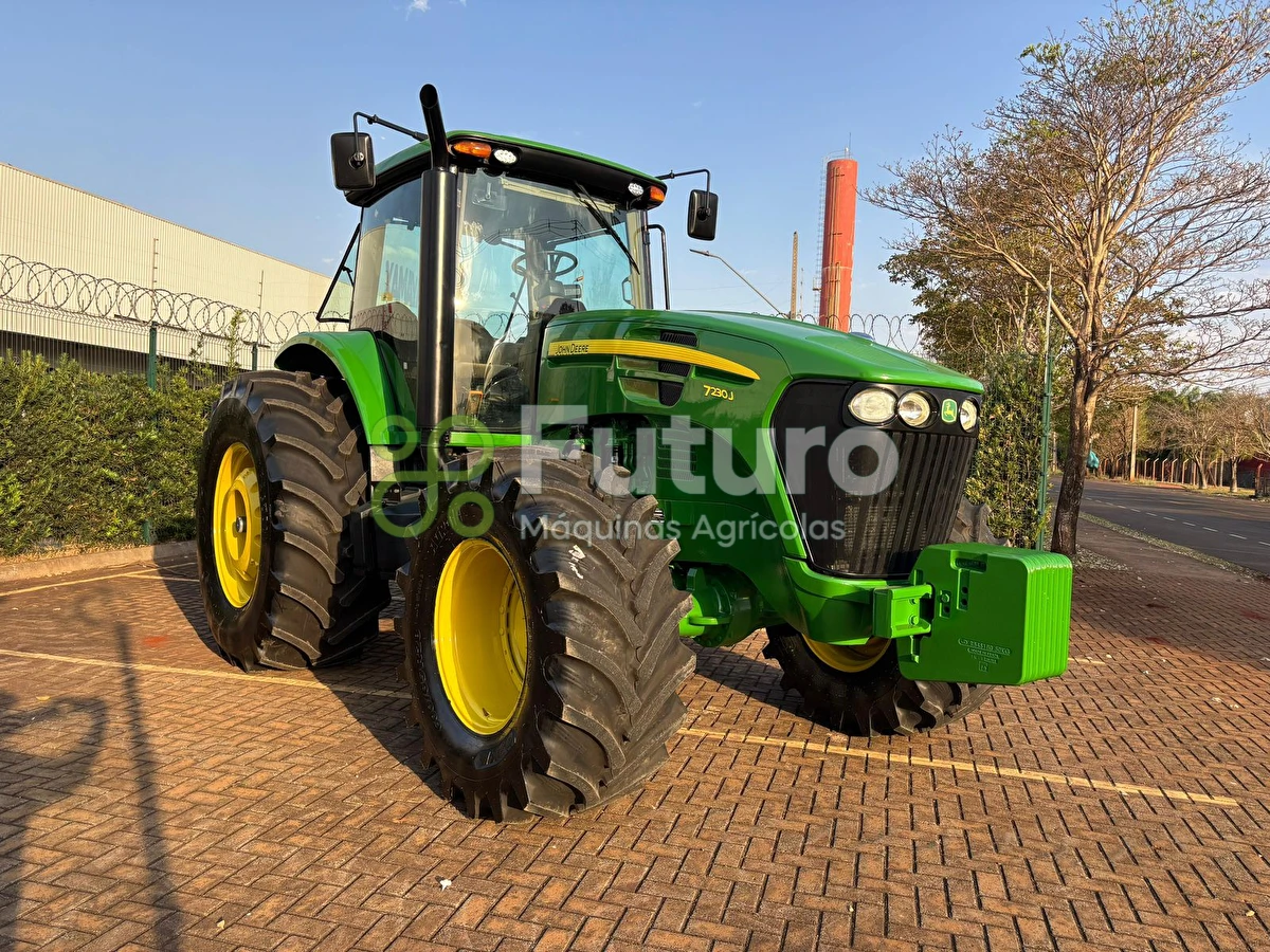 Trator John Deere 7230J ano 2018