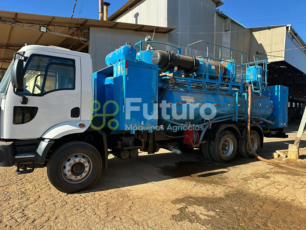 Caminhão Ford CARGO 2628 ano 2011