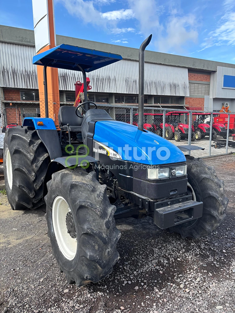 Trator de Esteira New Holland TL 95E ano 2006