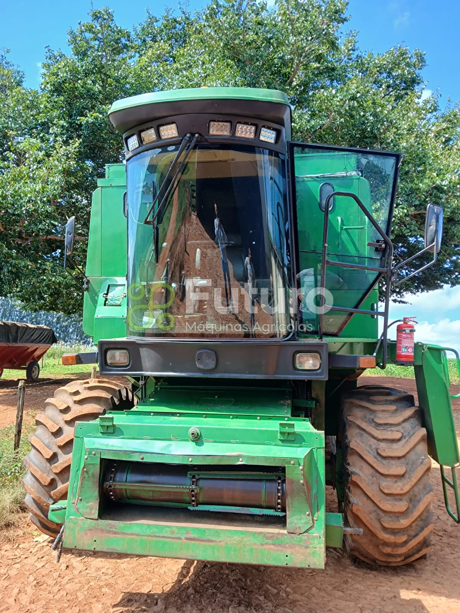Colheitadeira John Deere 1175 ano 2013
