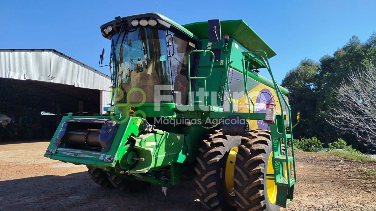 Colheitadeira John Deere 9570 STS ano 2012