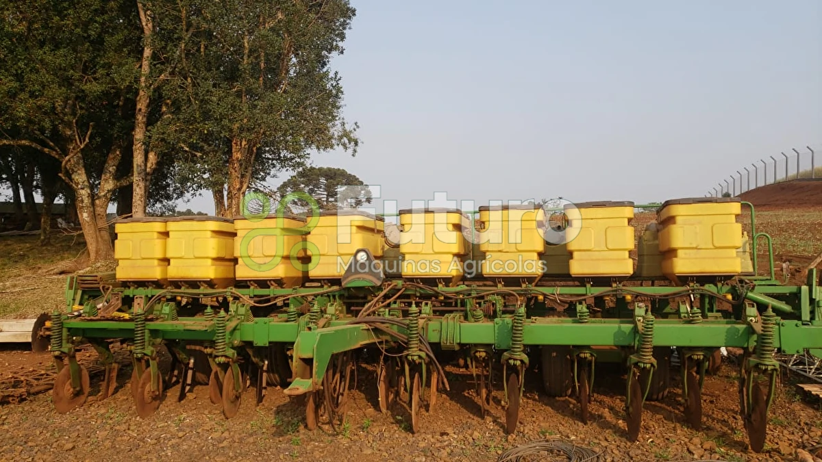 Plantadeira John Deere 9215 ano 2001