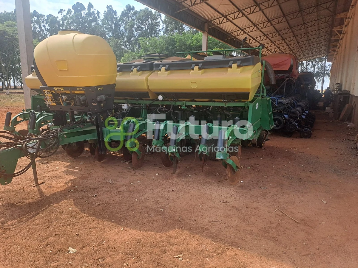 Plantadeira John Deere 2113 ano 2008
