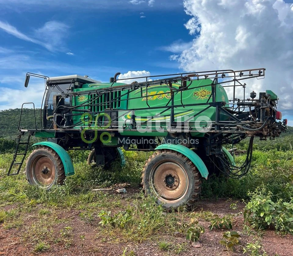 Pulverizador Metalfor 2500 ano 2004