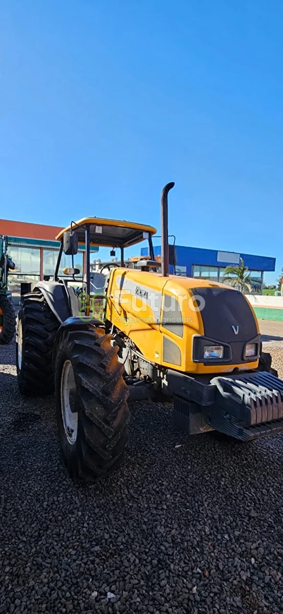 Trator Valtra BM 125 ano 2013