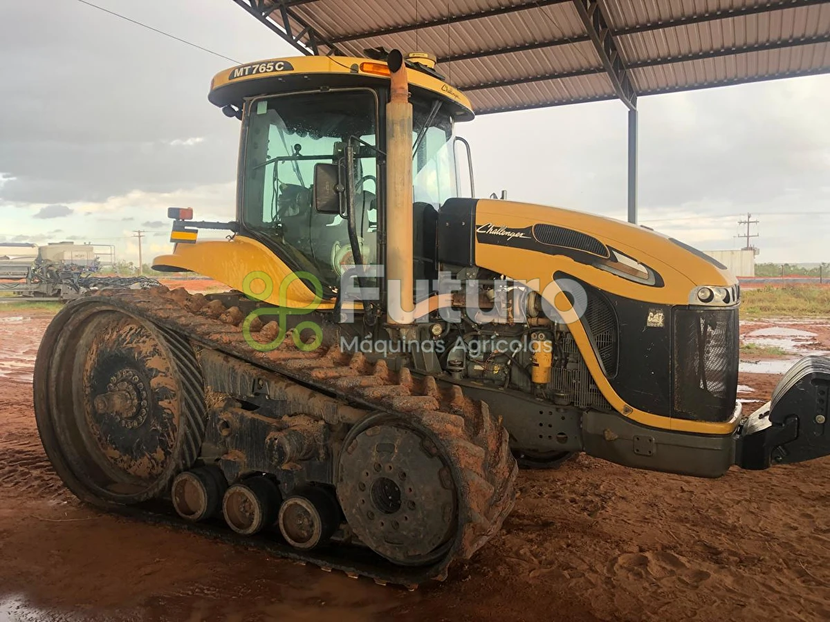 Trator Challenger MT 765 ano 2009