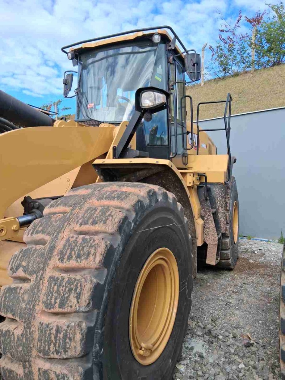 Pá Carregadeira Caterpillar 966L ano 2022