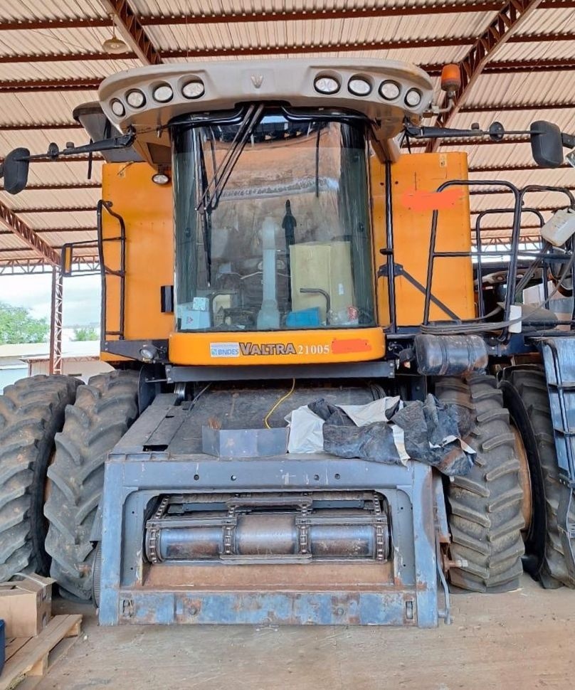 Colheitadeira Valtra BC 7500 ano 2011