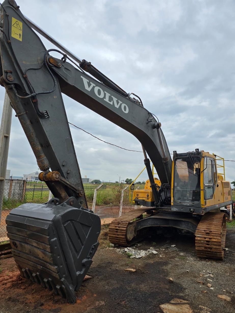 Escavadeira Volvo EC240BLC ano 2010 - EC240BLC - Máquinas de Linha Amarela