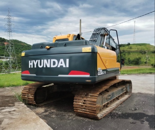 Escavadeira Hyundai R220LC-9 ano 2021
