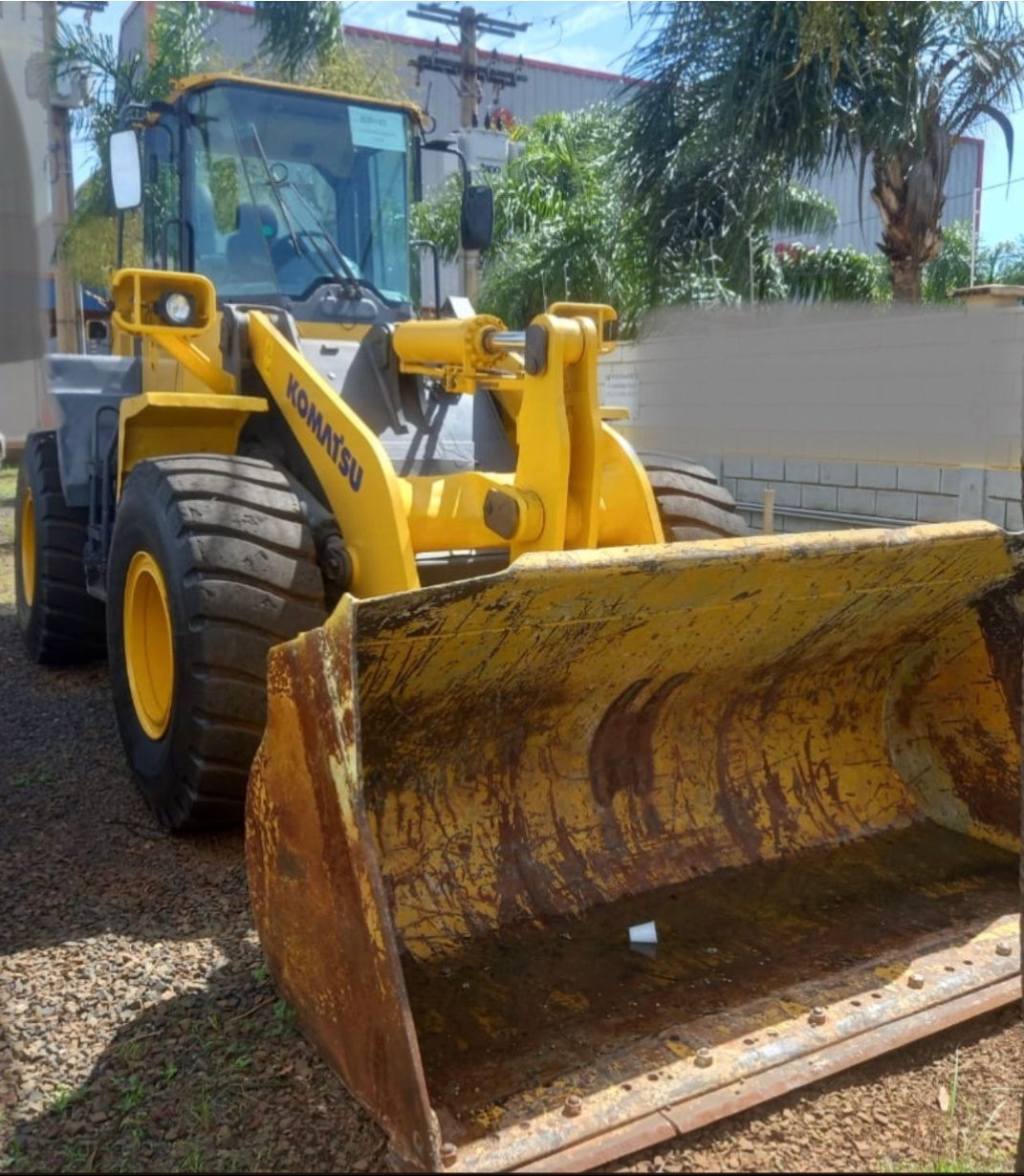 Pá Carregadeira Komatsu WA320 ano 2018