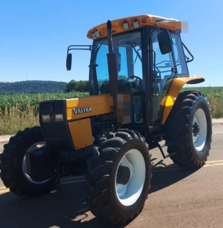 Trator Valtra V 785 ano 2004 - V 785 - Máquinas Agrícolas