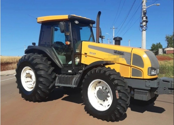 Trator Valtra BH145 ano 2012