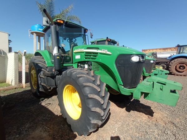 Trator John Deere 7715 ano 2010 - 7715 - Máquinas Agrícolas