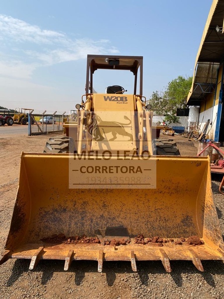 Pá Carregadeira Case W20B