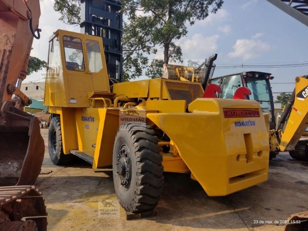 Empilhadeira Komatsu FD-250 ano 1982
