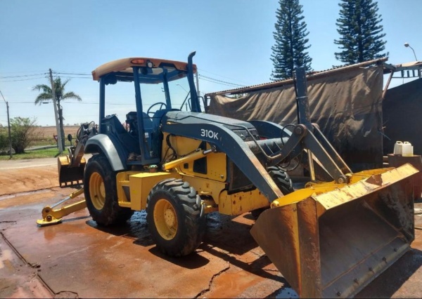 Retroescavadeira John Deere 310K ano 2015