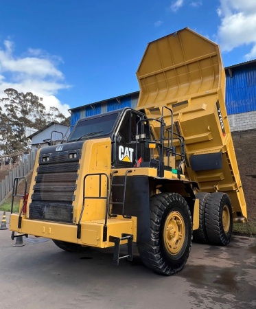 Caminhão Caterpillar Articulado 770G ano 2013