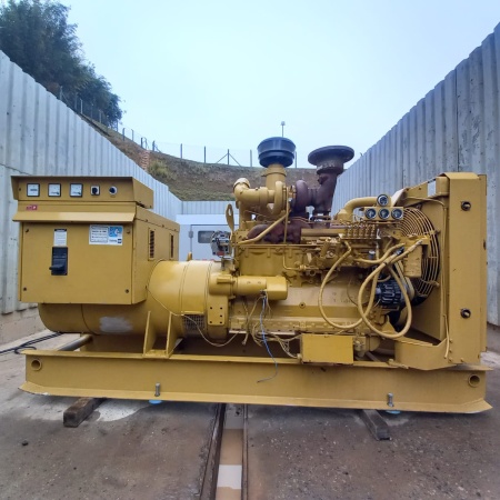 Gerador de Energia Caterpillar 220 kVA ano 1989