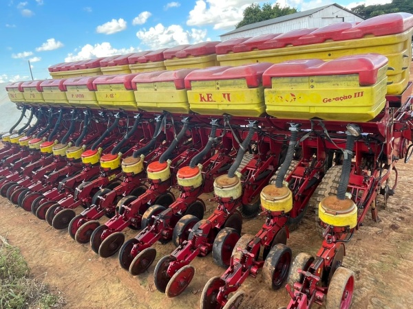 Plantadeira Vence Tudo Premium 16000 ano 2013