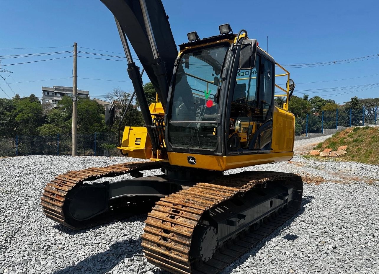 Escavadeira John Deere 200G ano 2020