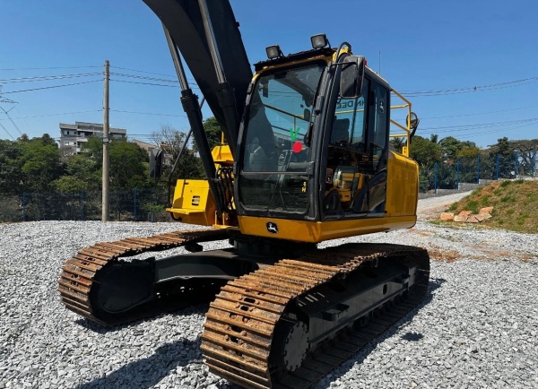 Escavadeira John Deere 200G ano 2020 - 200G - Máquinas de Linha Amarela